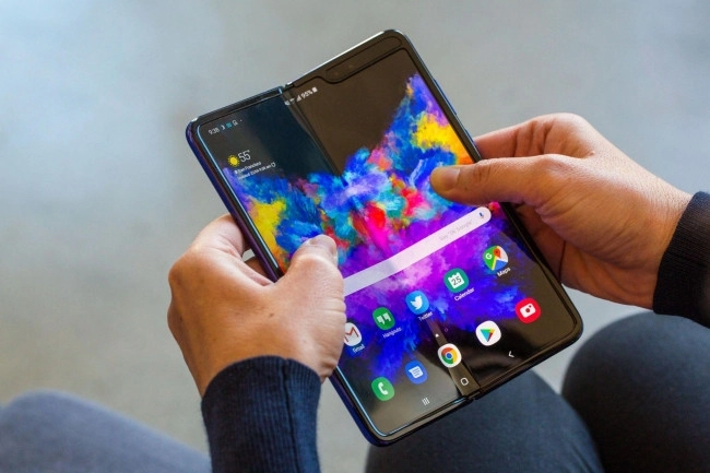 Thiết kế màn hình gập của realme
